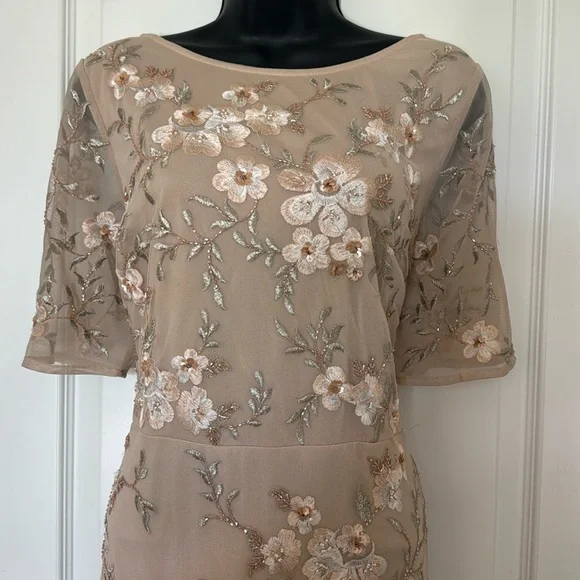 This beautiful floral pink dress - Picture 2 of 3